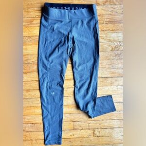 Under Armor Compression HeatGear® Fitness Leggings | Activewear
Medium
Like New